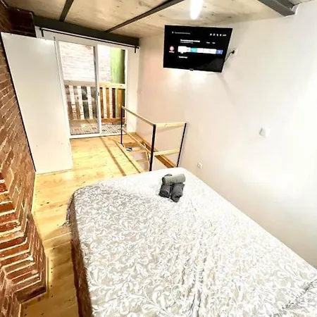 Apartment B6 Apartamento Duplex Con Terraza Y Balcon A 2 Calles Del Metro Barcelona